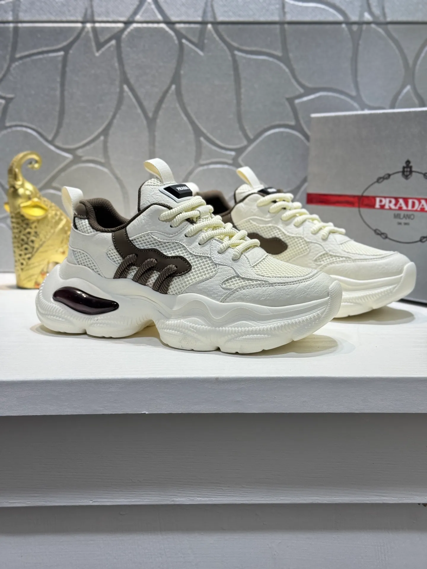 Men's Men's Shoes 💰440 [New Style] 🐬🐬 High-end boutique-Prada/Prada counter latest sports shoes are shipped, you know the leading counter model. Made of selected cowhide stitching fabrics. Lining: Mesh lining. High-end air cushion molded non-slip rubber outsole, exquisite lines, simple and elegant, comfortable and high-end for leisure travel. Size: 38-45<45 customized